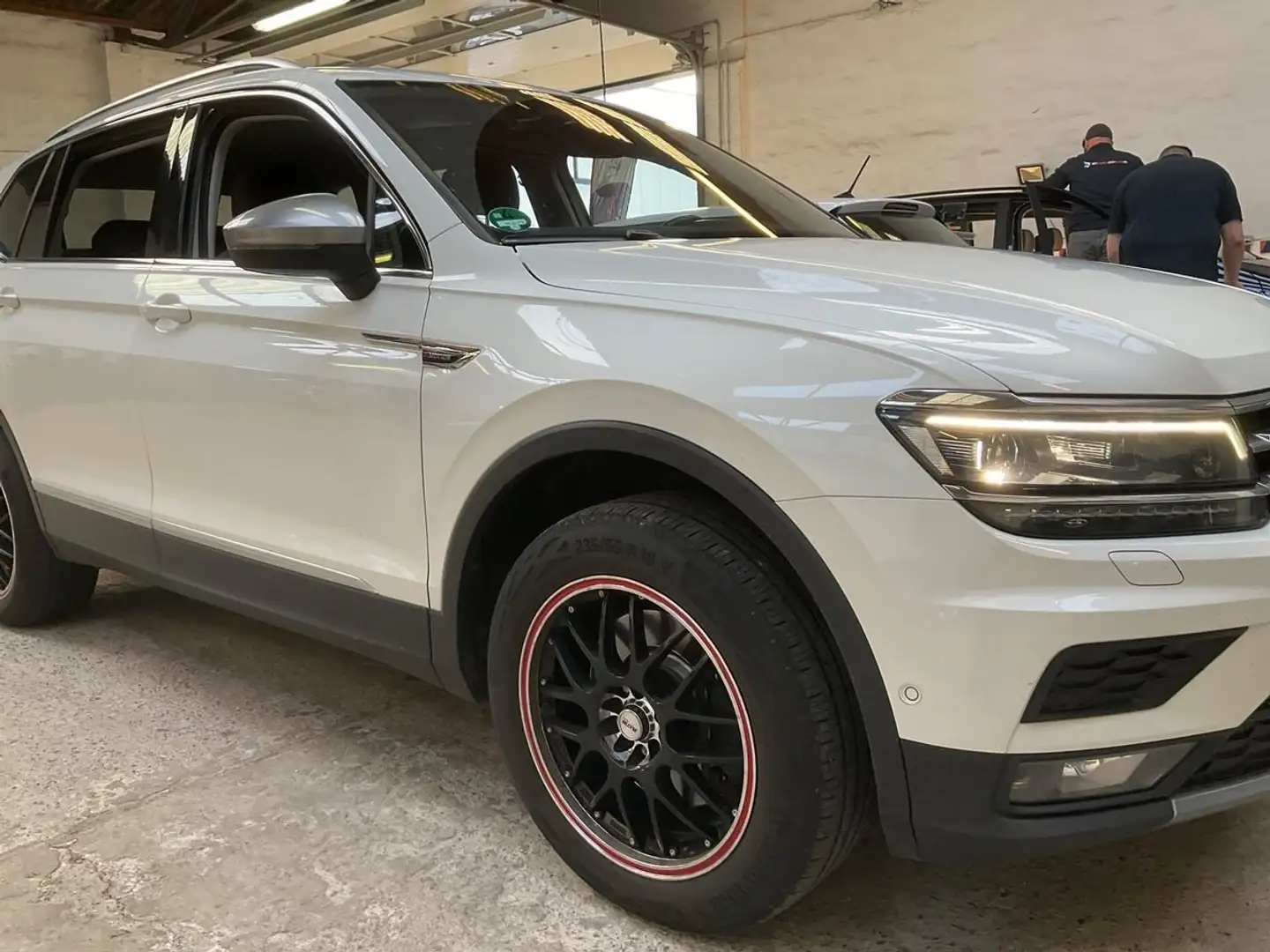 Volkswagen Tiguan Allspace Tiguan Allspace 2.0 TSI 4Motion DSG Comfortline Weiß - 2