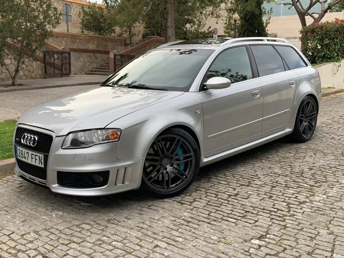 Audi RS4 Avant Srebrny - 1