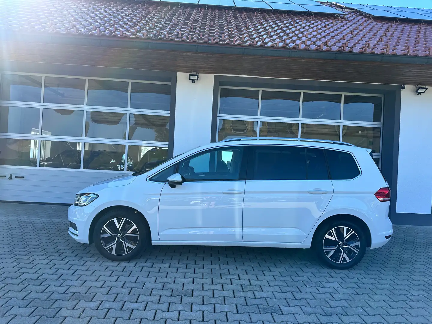 Volkswagen Touran Highline 2,0 TDI DSG *LED*STANDHZ*DIGITAL*RFK*ACC* Weiß - 2