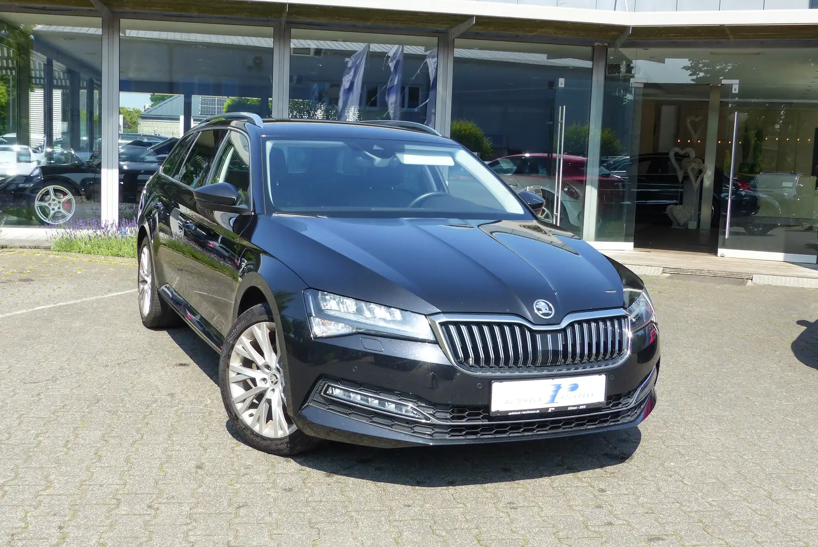 Skoda Superb Kombi Style AHK virtl.Navi Alcantara Kamera Schwarz - 1