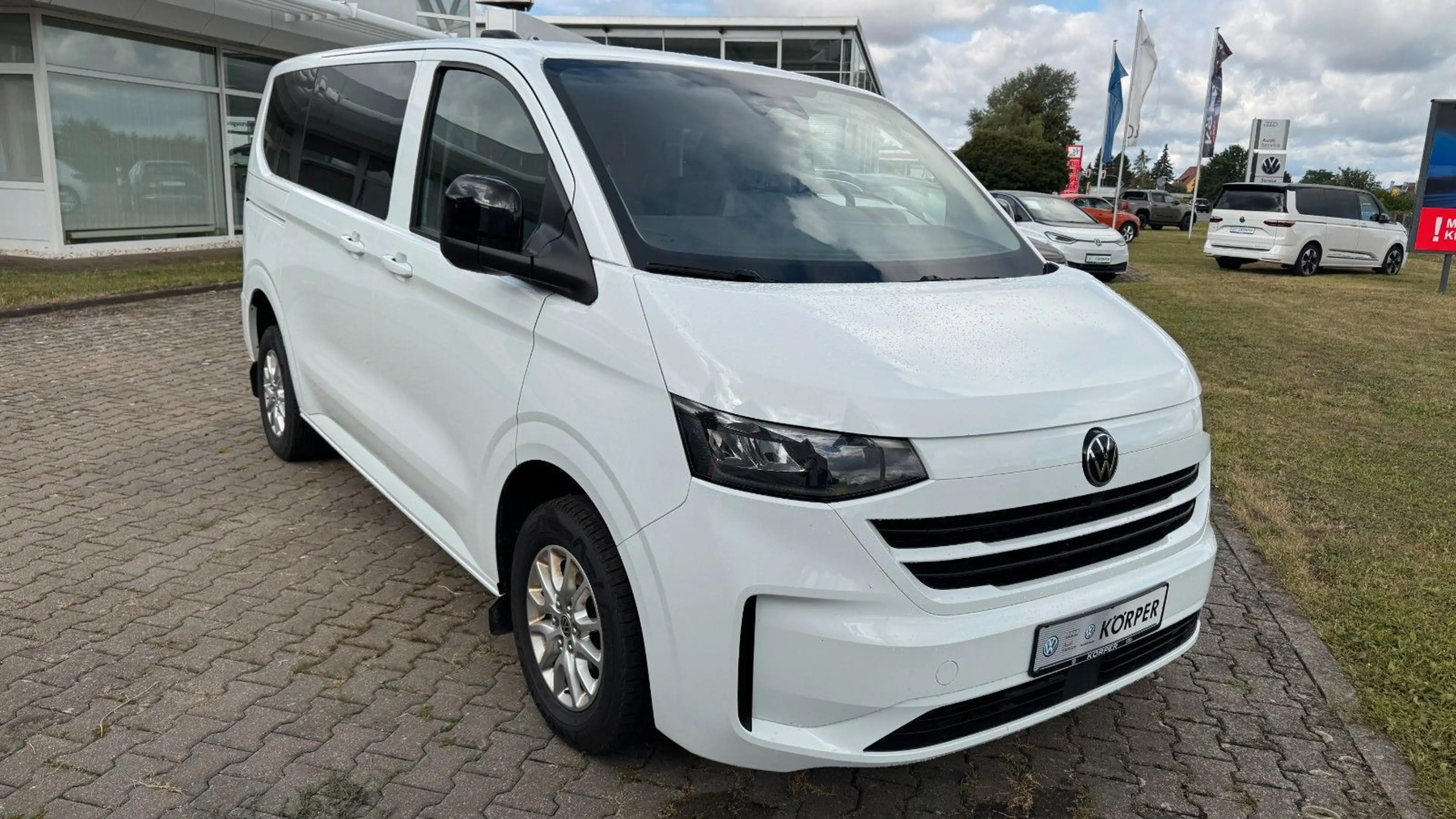 Volkswagen T7 Caravelle KR 2.0 TDI Life — photo 6