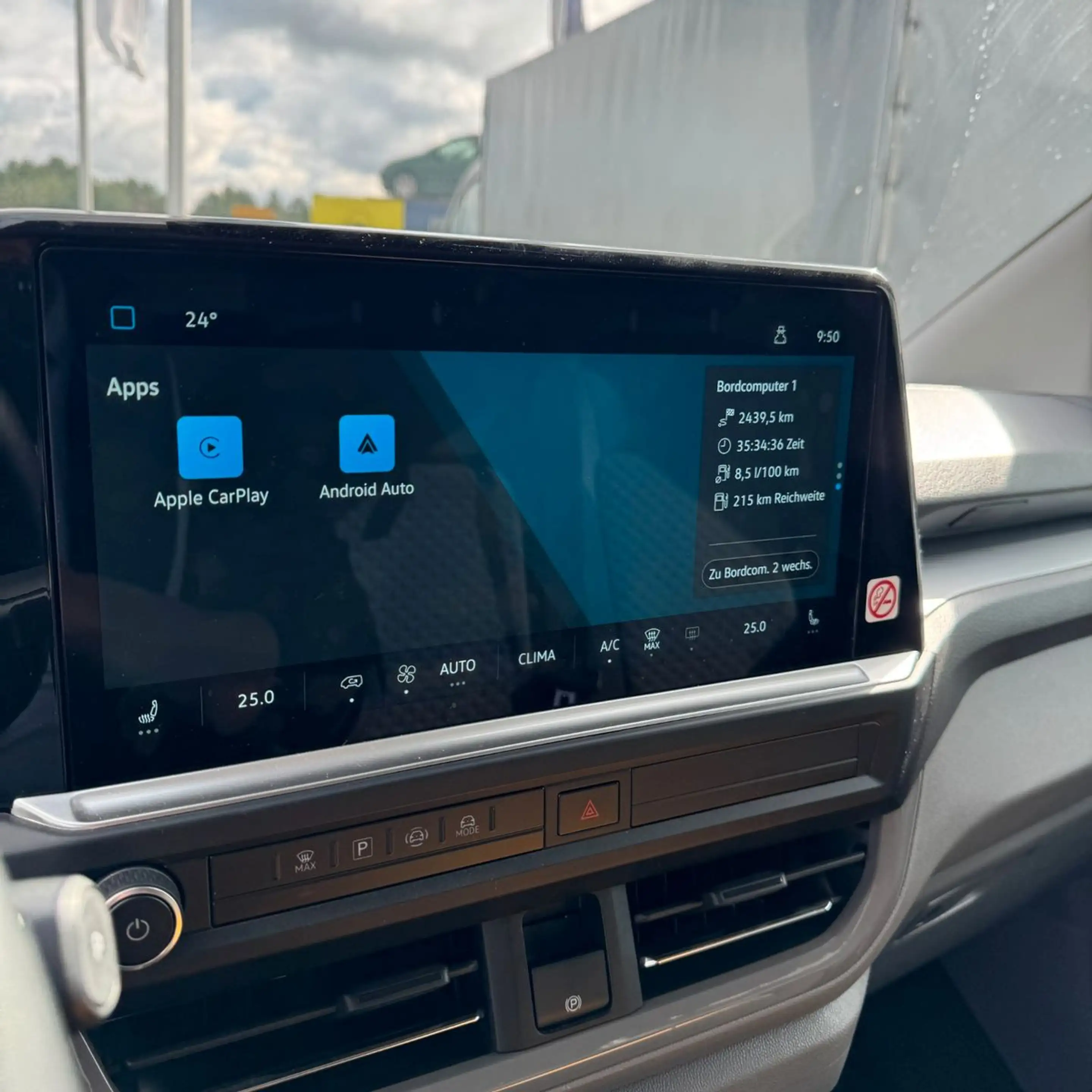 Volkswagen T7 Caravelle KR 2.0 TDI Life — photo 13