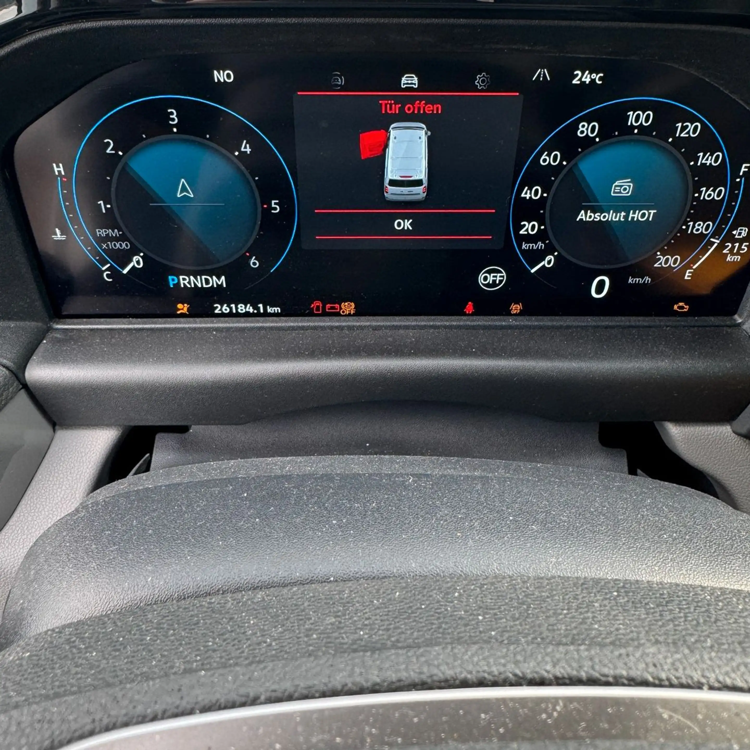 Volkswagen T7 Caravelle KR 2.0 TDI Life — photo 11
