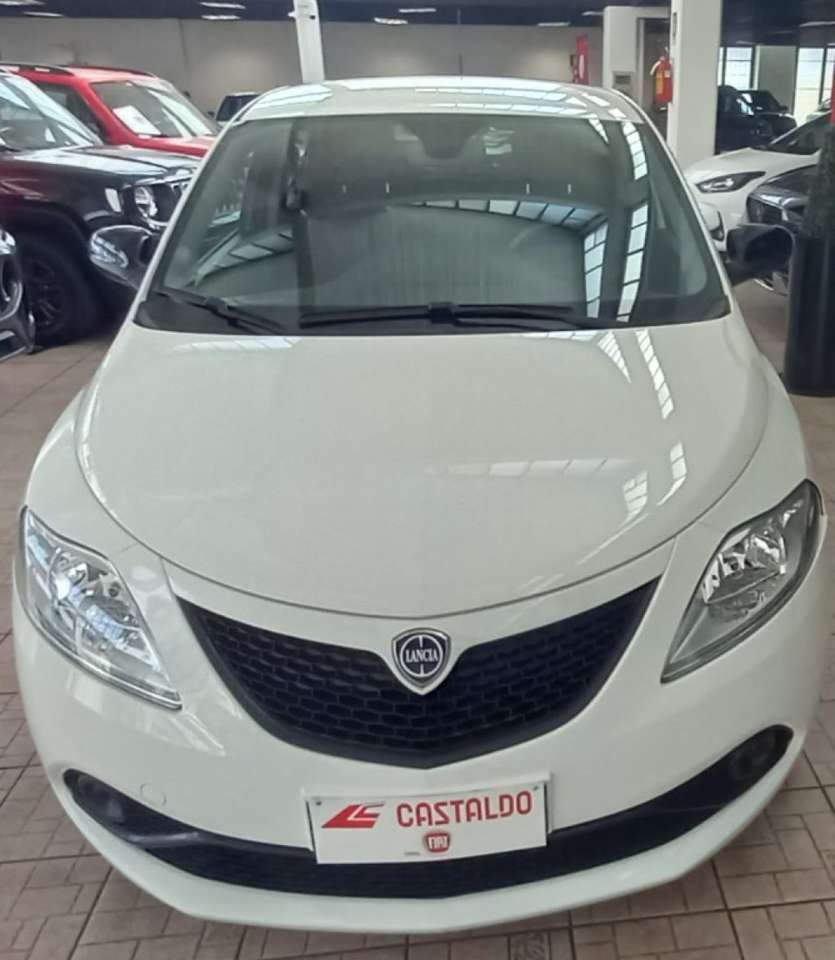 Lancia Ypsilon 1.2 69 CV 5 porte Gold