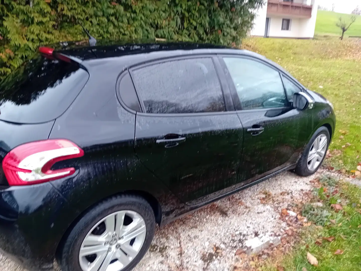 Peugeot 208 Export oder Händler - 1