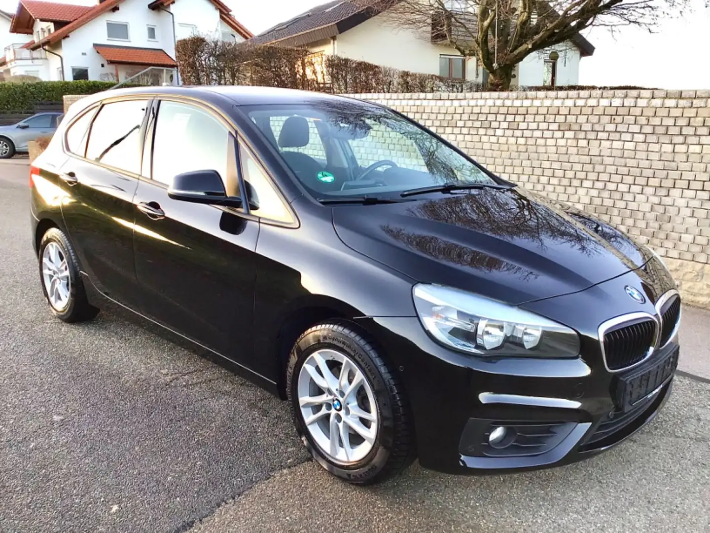 BMW 216 216 i Active Tourer Sport Line - Top Zustand ! Schwarz - 1
