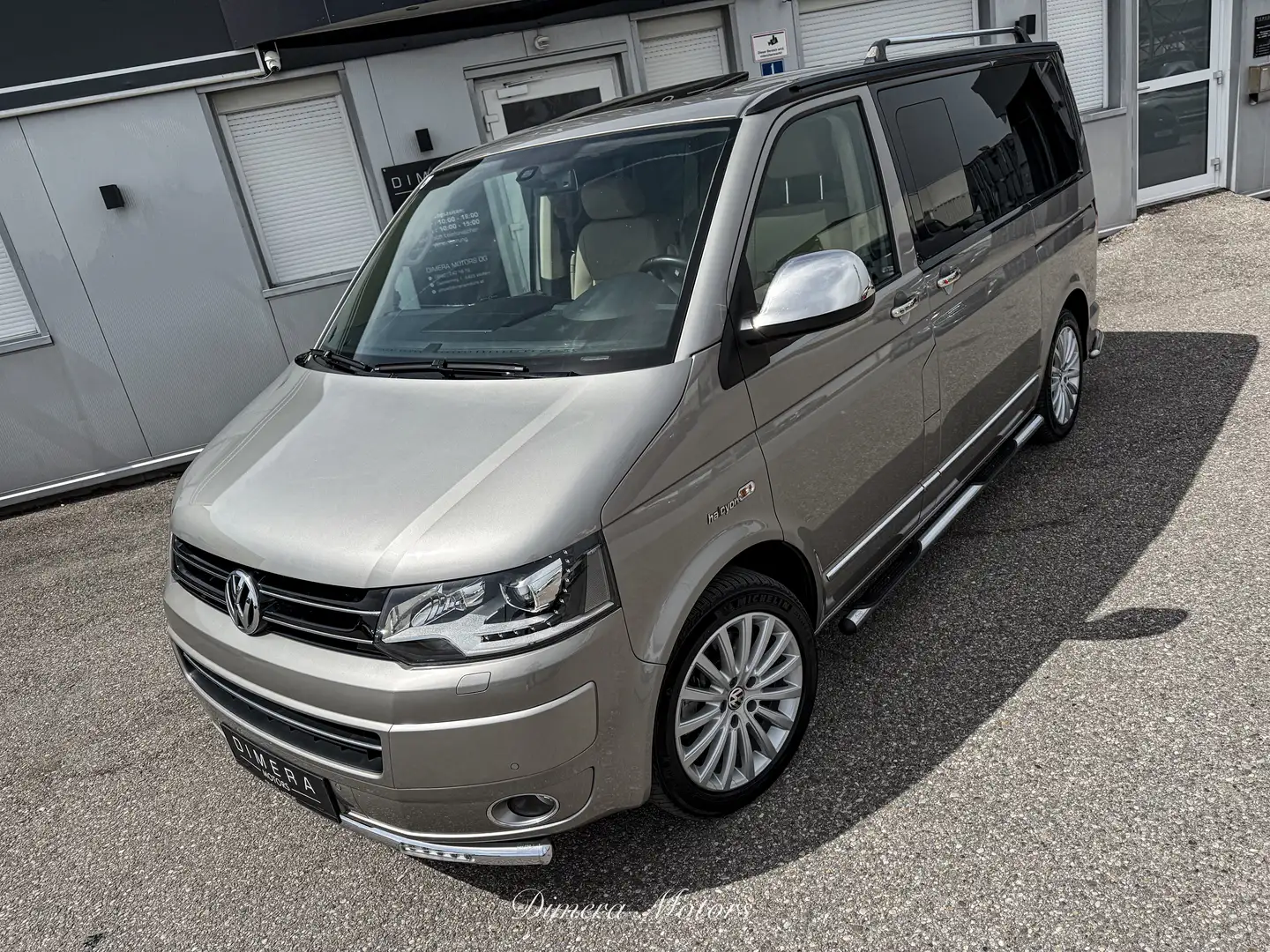 Volkswagen T5 Multivan Multivan Highline Aut. 4-Motion 7-Sitzer, Xenon Beige - 2