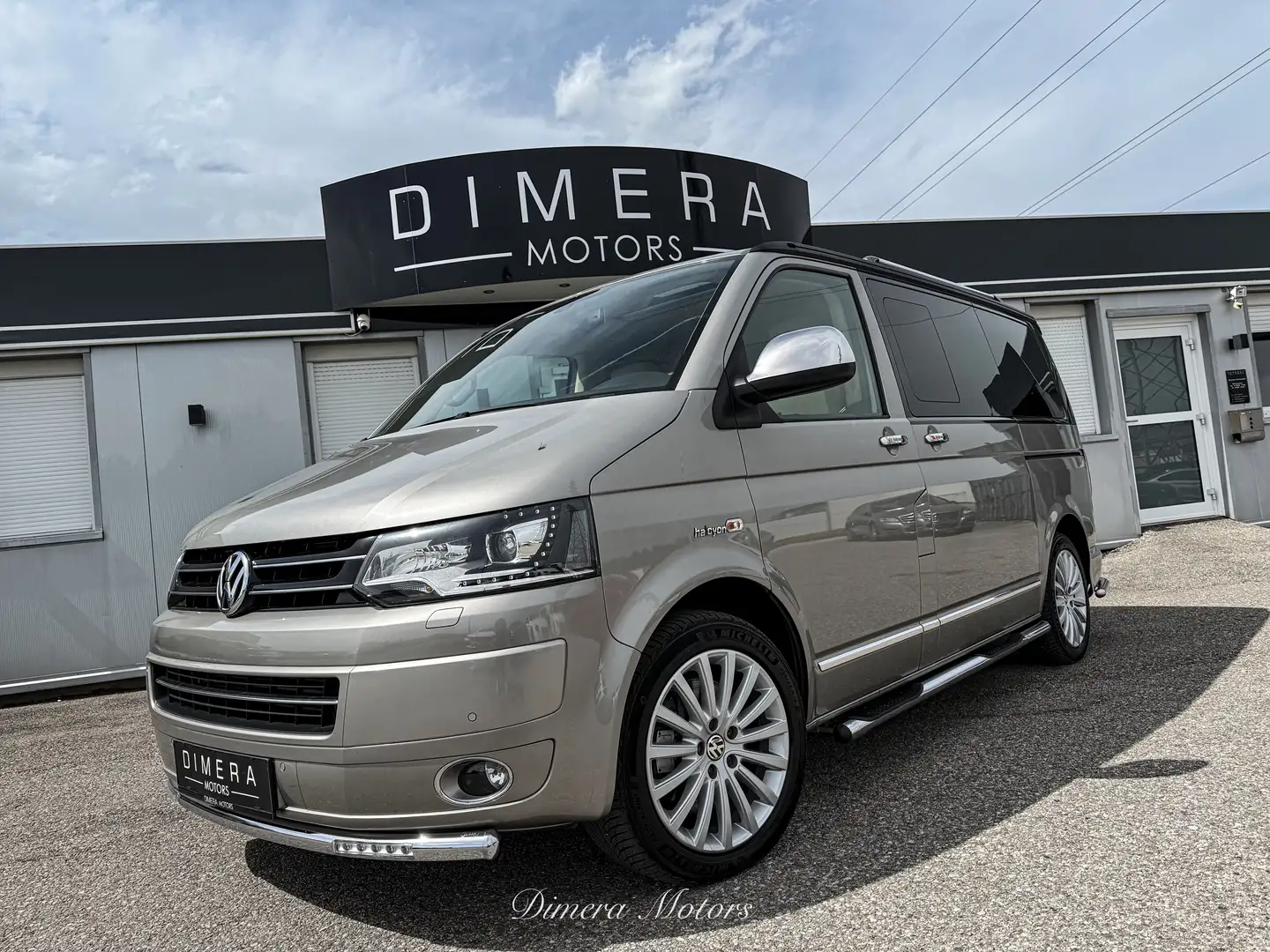 Volkswagen T5 Multivan Multivan Highline Aut. 4-Motion 7-Sitzer, Xenon Beige - 1