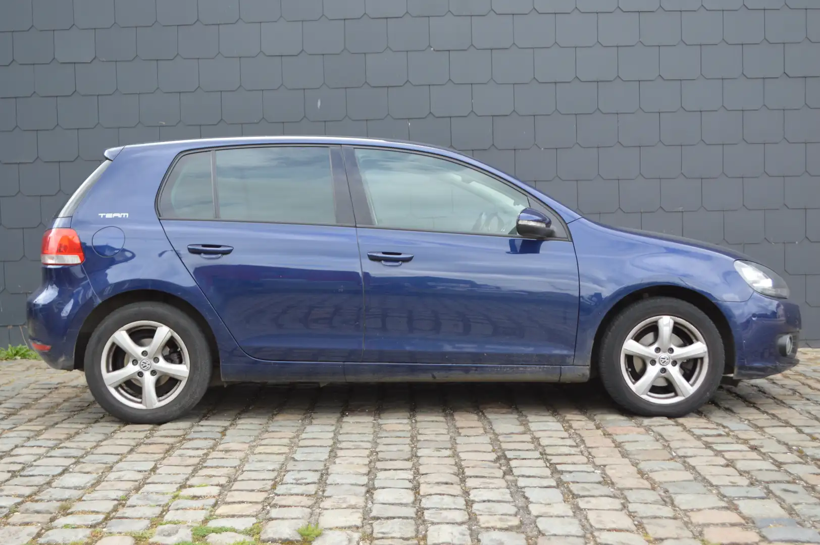 Volkswagen Golf 1.2 TSI Trendline Airco Sieges chauffant Park assi Bleu - 2