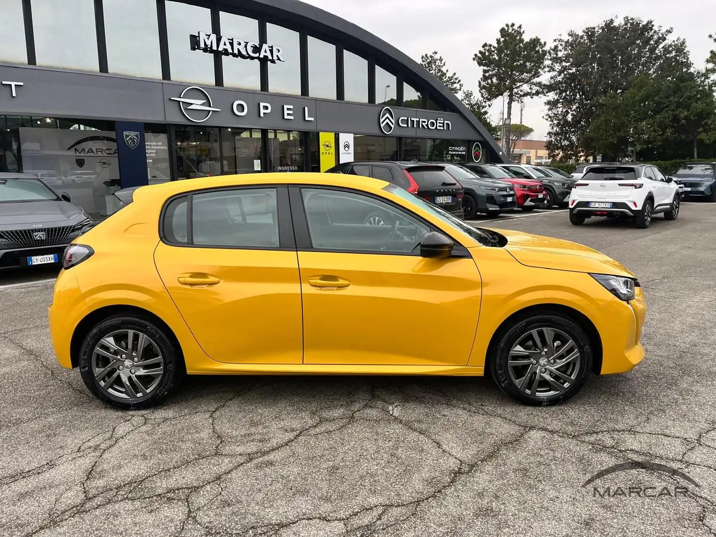 Peugeot 208 208 BlueHDi 100 Stop&Start 5 porte Active Pack Jaune - 2