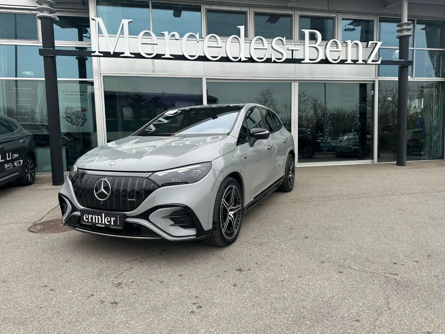 Mercedes-Benz EQE SUV EQE 53 AMG 4M SUV AMG Panorama Head Up Sitzklima Grau - 2