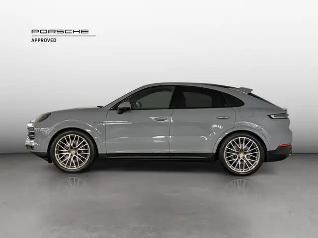 Porsche Cayenne view 2