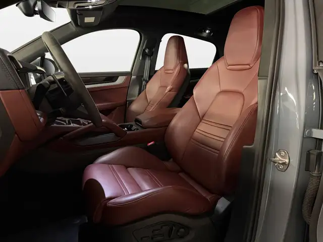 Porsche Cayenne view 14