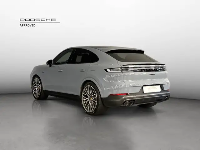 Porsche Cayenne view 3