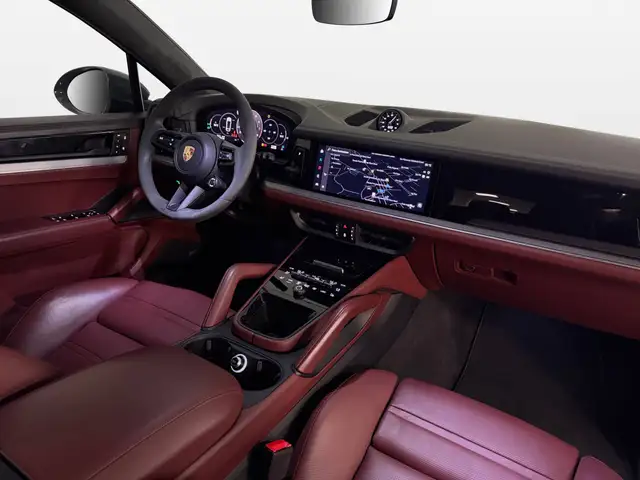 Porsche Cayenne view 10