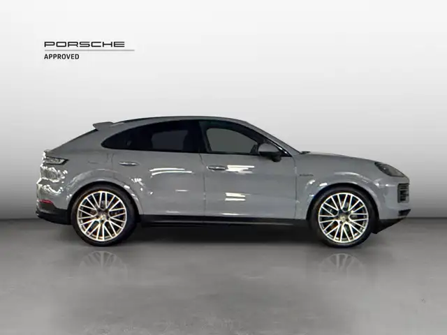 Porsche Cayenne view 6