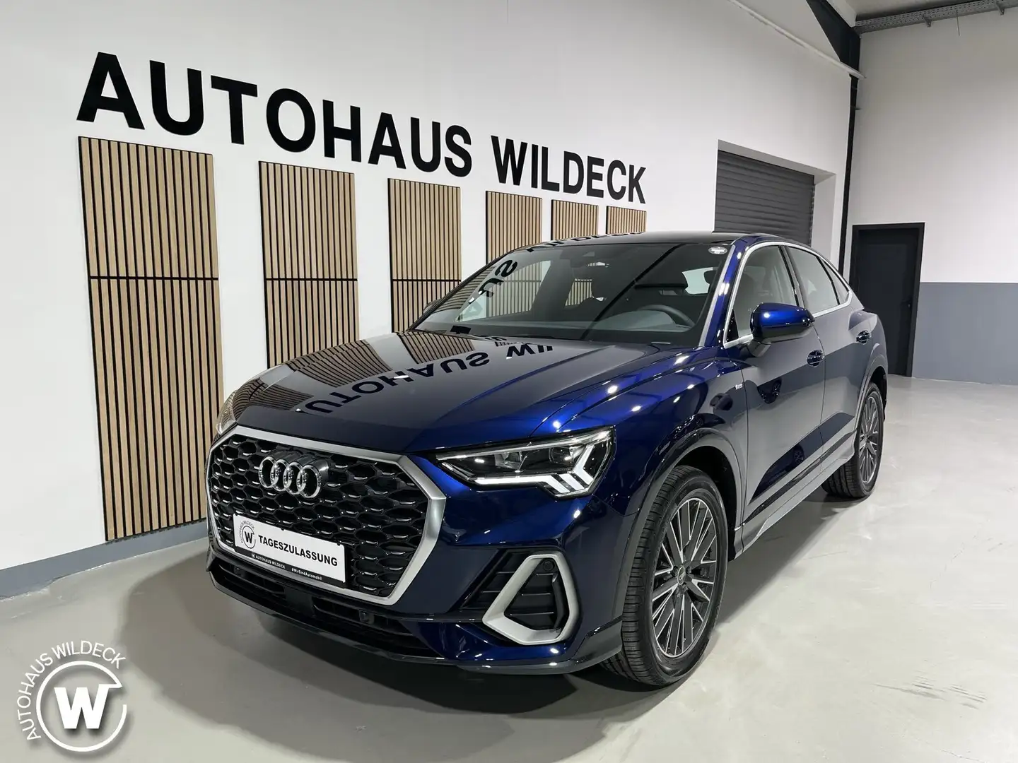 Audi Q3 Q3 Sportback S line 35TDI ACC Pano RFK Side 19" BC Blau - 2