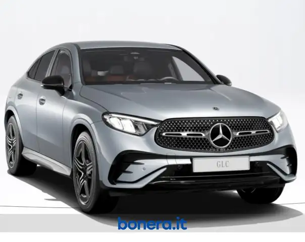 Mercedes-Benz 220 view 2