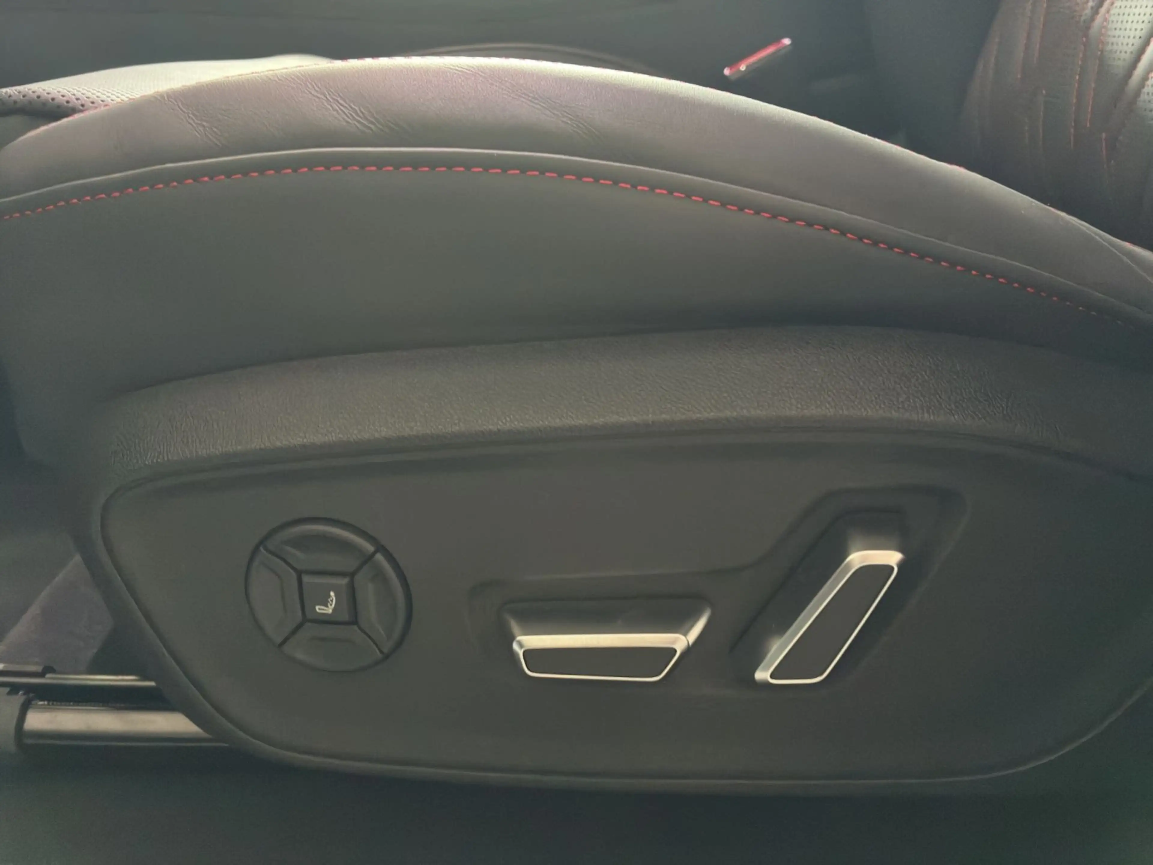 Audi Q7 SUV TDI quattro 220 kW tiptronic — photo 9