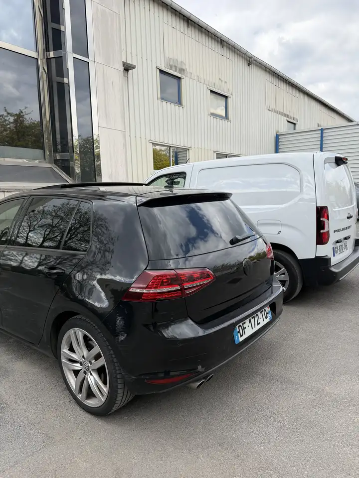 Volkswagen Golf Standard Model — photo 6