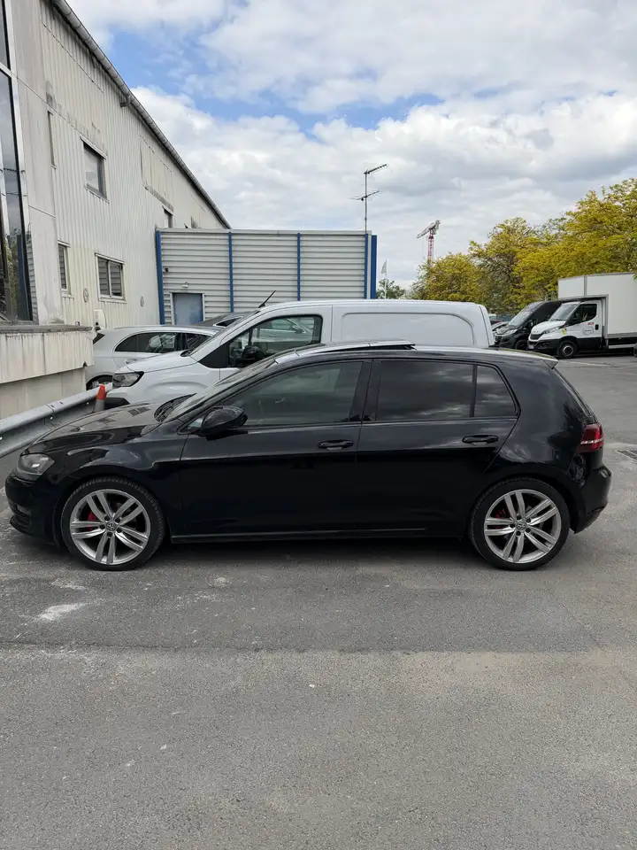 Volkswagen Golf Standard Model