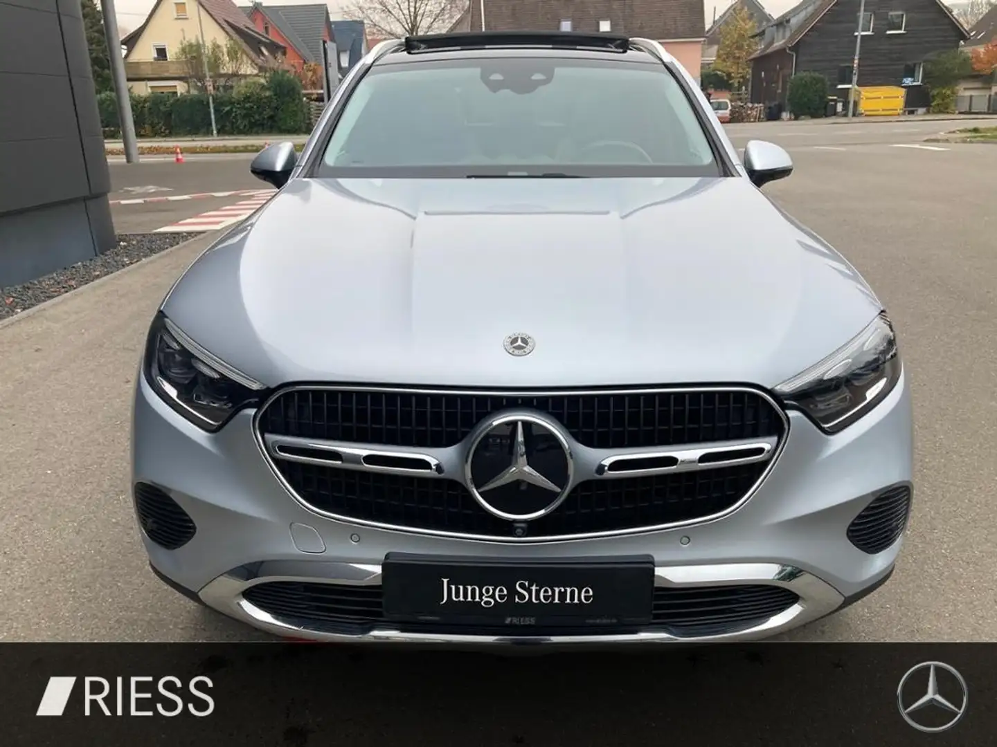 Mercedes-Benz GLC 300 e 4M Avantgarde Pano Distronic AHK 360° Argent - 2