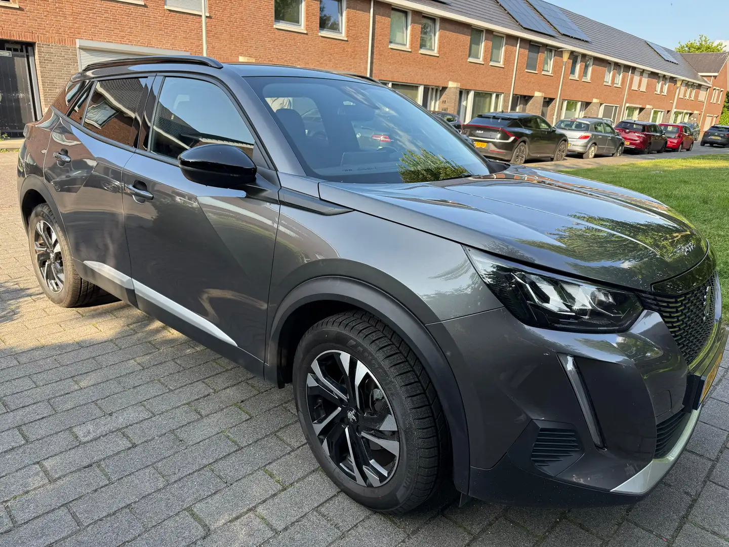 Peugeot 2008 2008 1.2 PT Allure Pack Grijs - 2