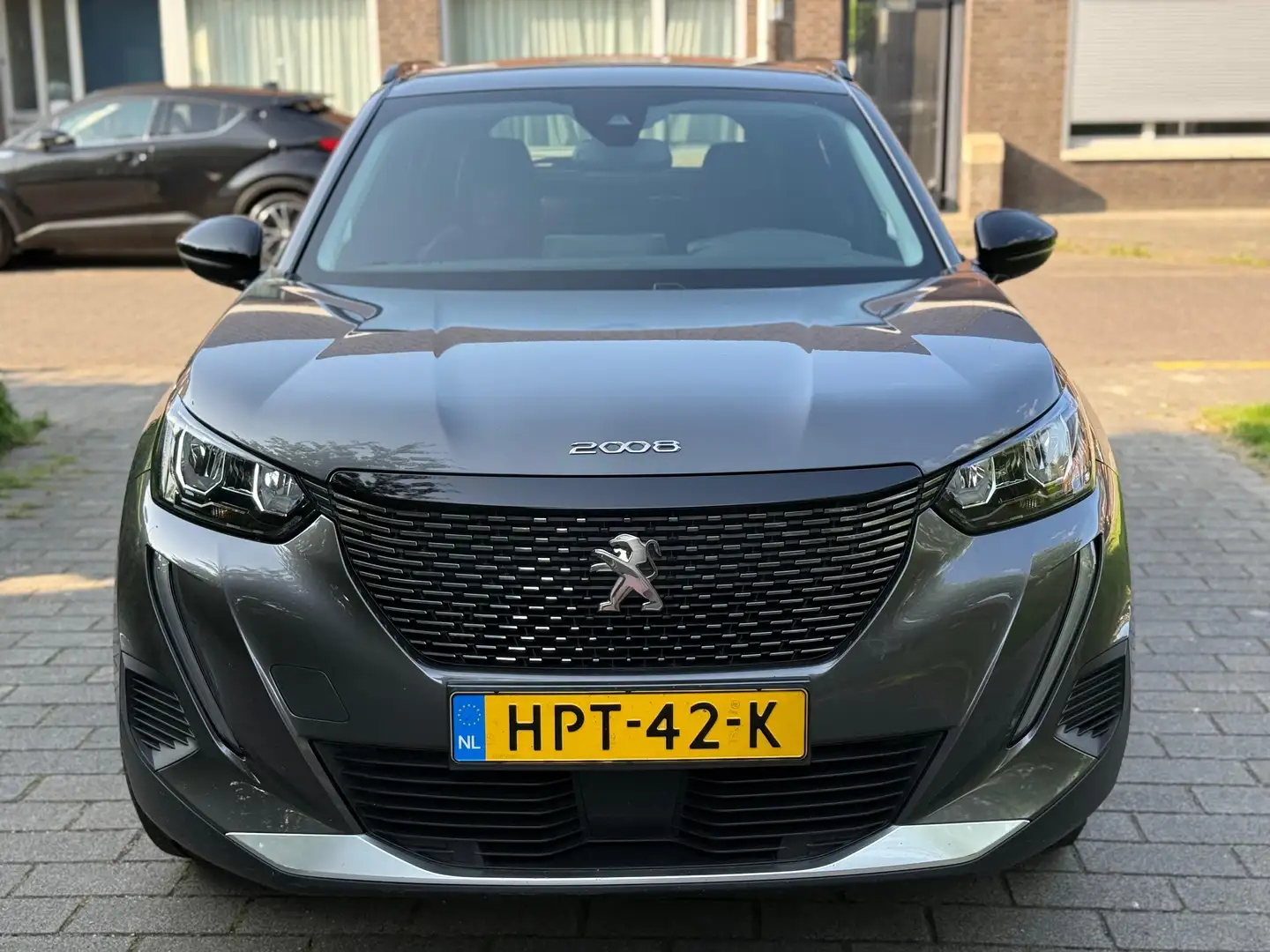 Peugeot 2008 2008 1.2 PT Allure Pack Grijs - 1