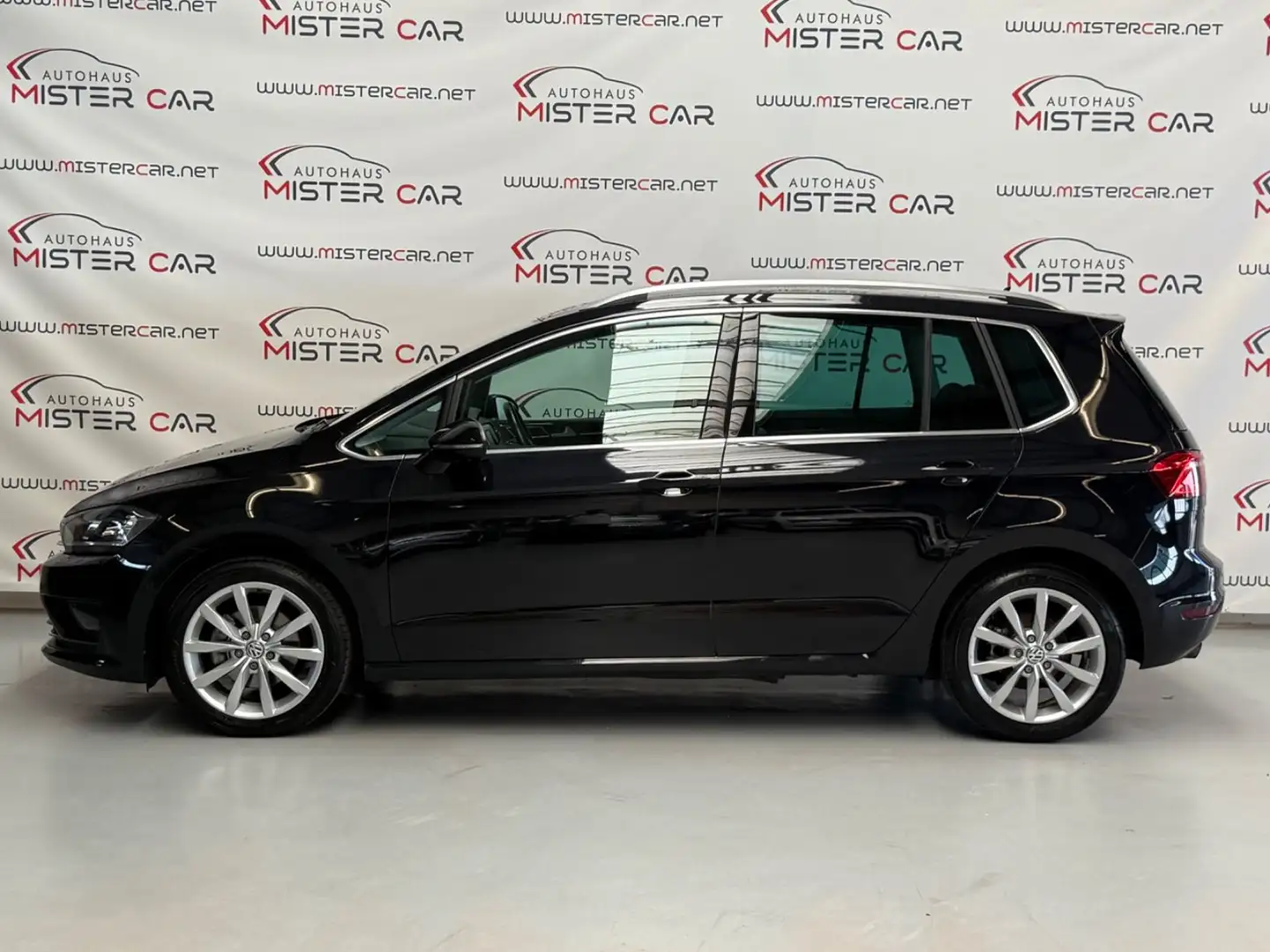 Volkswagen Golf Sportsvan Highline Xeno/Navi/Kam/PDC/SHZ/17 Schwarz - 2