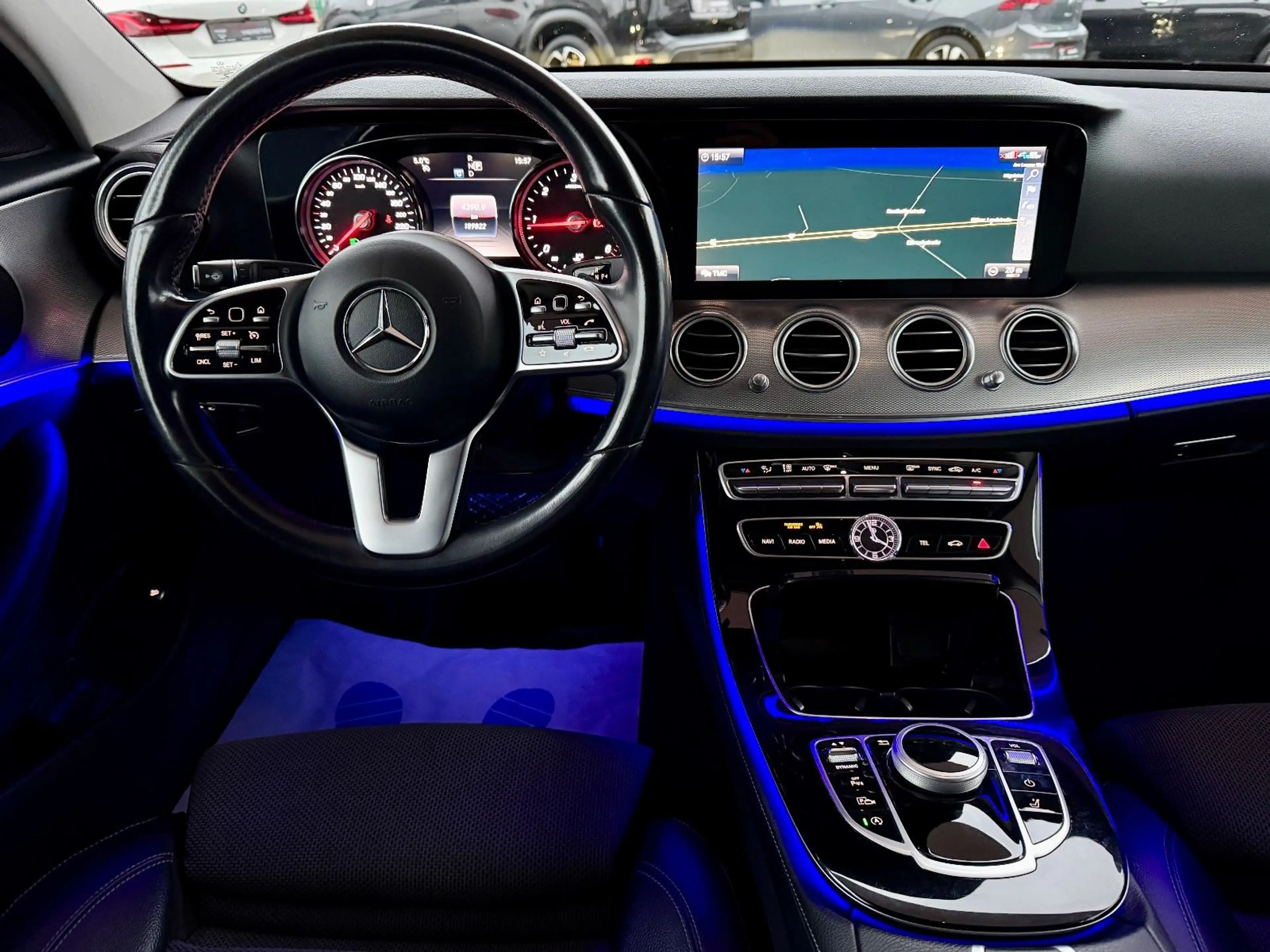 Mercedes-Benz E 220 d T-Modell, Avantgarde, Apple CarPlay — photo 14