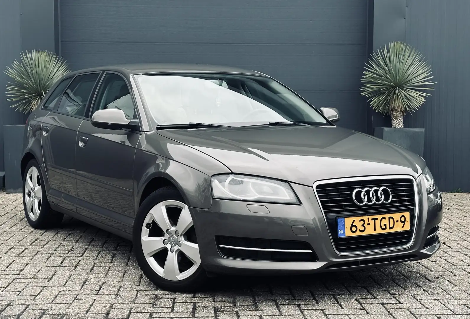 Audi A3 Sportback 1.2 TFSI Attraction Pro Line Business Gris - 1