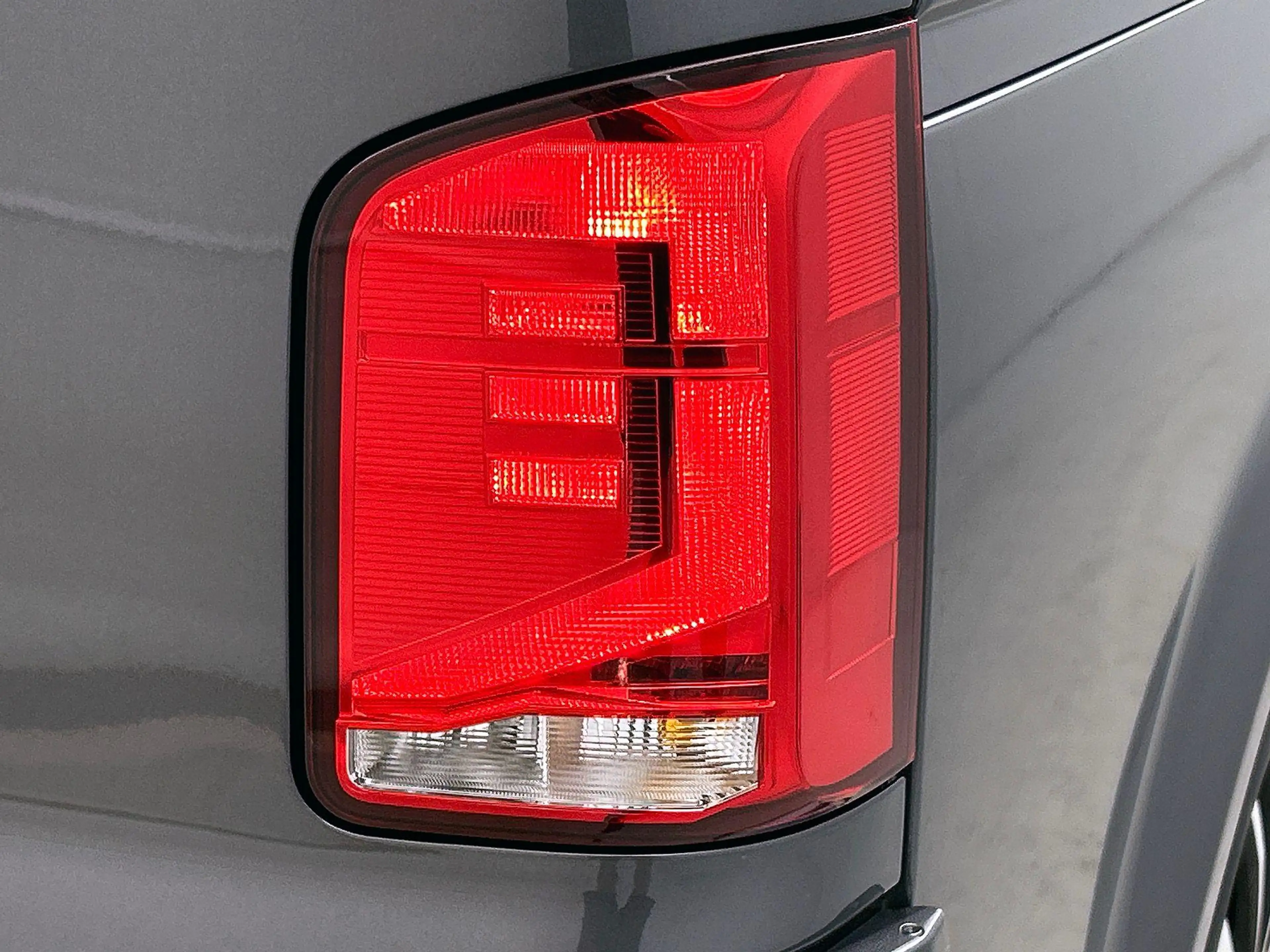 Volkswagen T6.1 Transporter 2.0 TDI L2H1 Automaat Dubbele Cabine Airco Cruise — photo 33