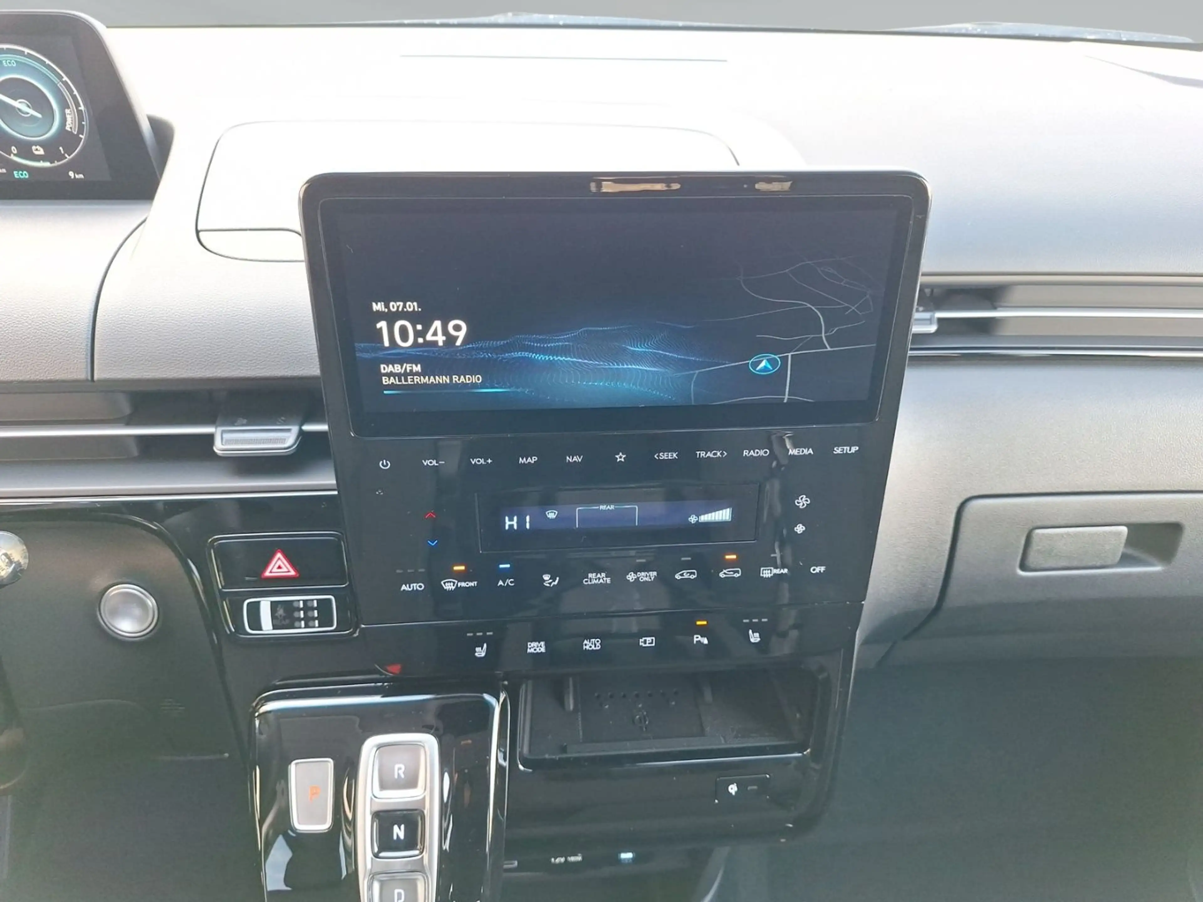 Hyundai STARIA Hybrid AT TREND 9-S LED Navi 360° Privacy — photo 14