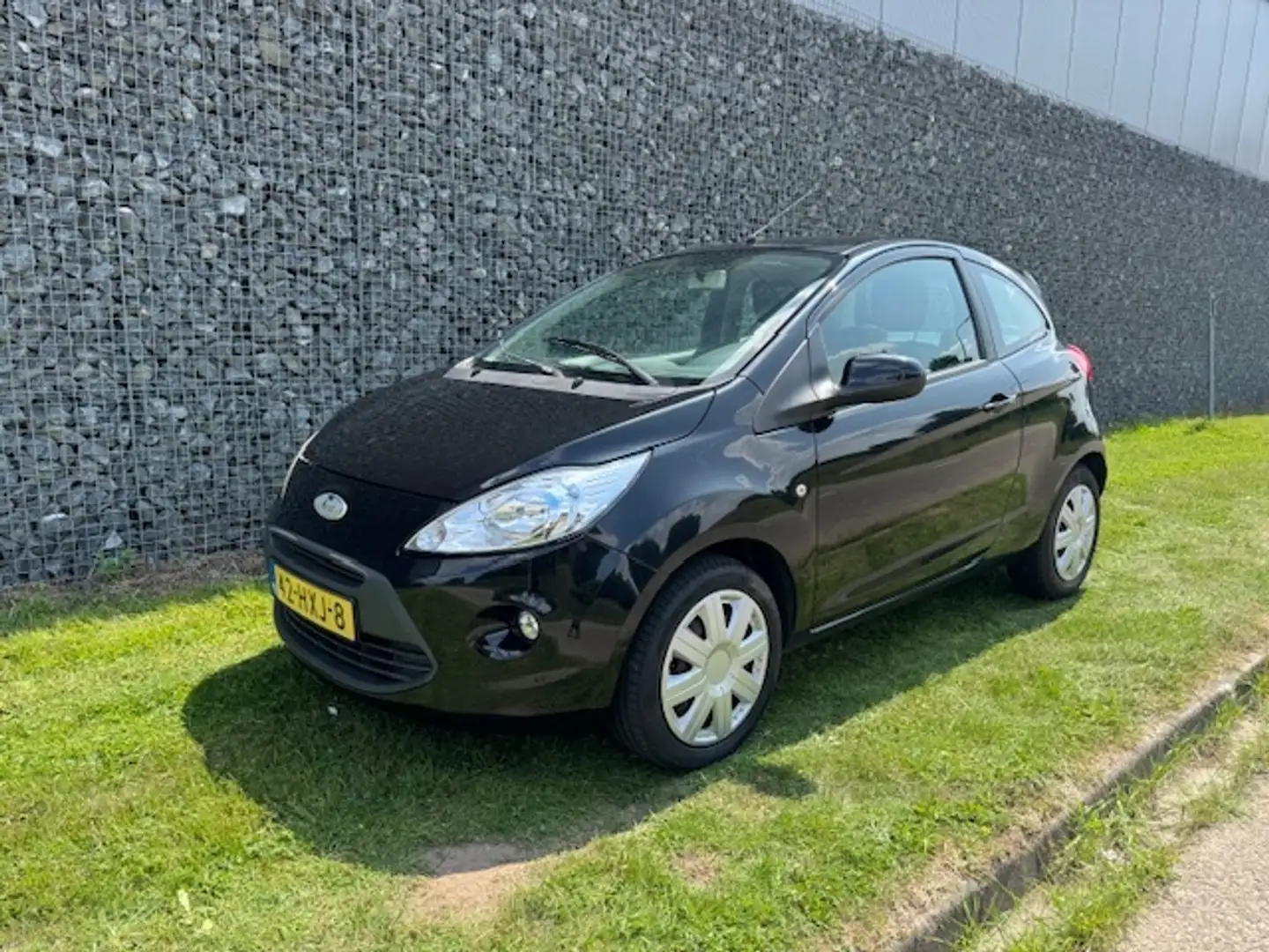 Ford Ka/Ka+ 1.2 Titanium AIRCO Noir - 1