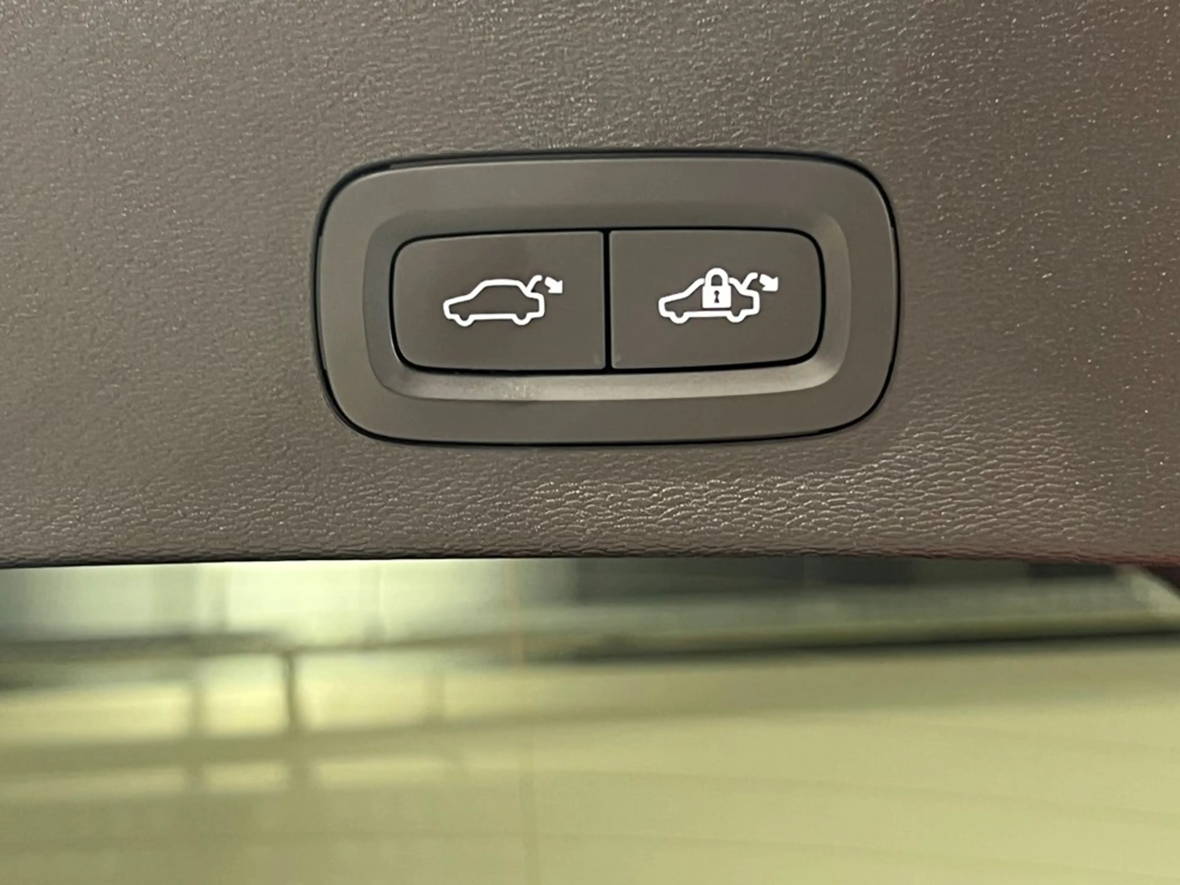 Volvo C40 Recharge Extended Range — photo 13