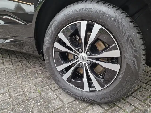Volvo XC60 view 18