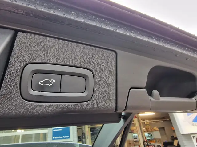 Volvo XC60 view 16