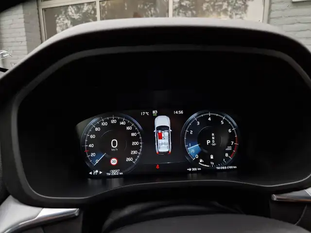 Volvo XC60 view 11