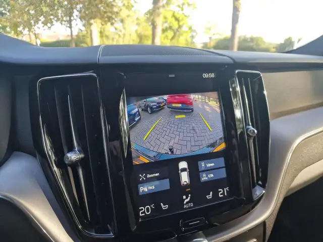 Volvo XC60 view 19