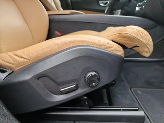 Volvo XC60 view 10