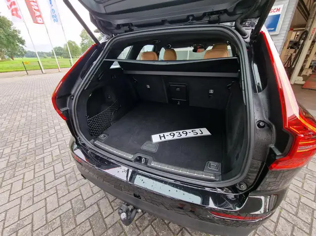 Volvo XC60 view 8