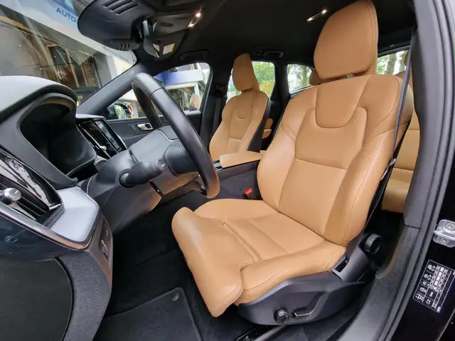 Volvo XC60 view 4