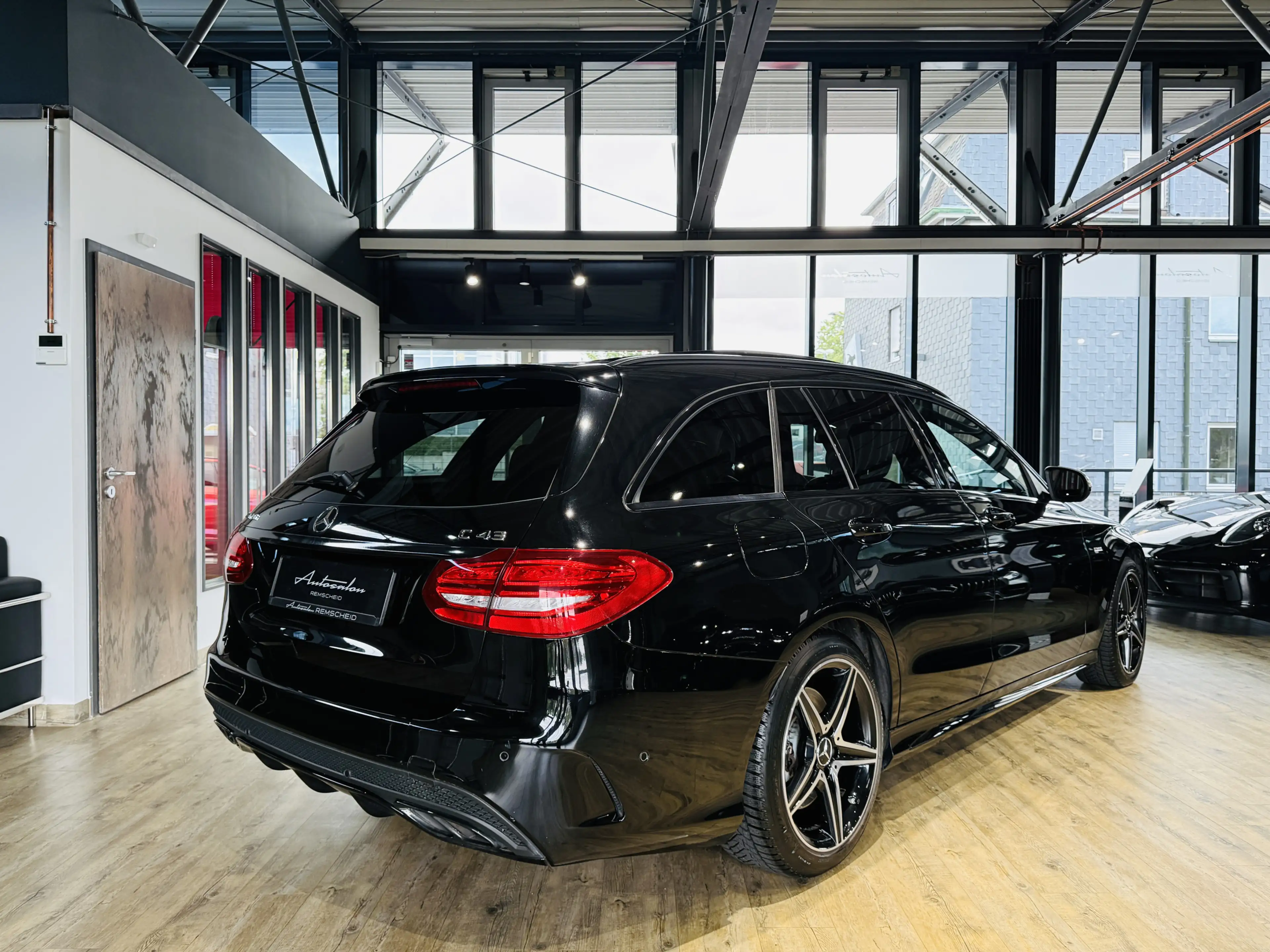 Mercedes-Benz C 43 AMG 4Matic T*PEF.ABGAS*PANO*LED*NAVI* — photo 6