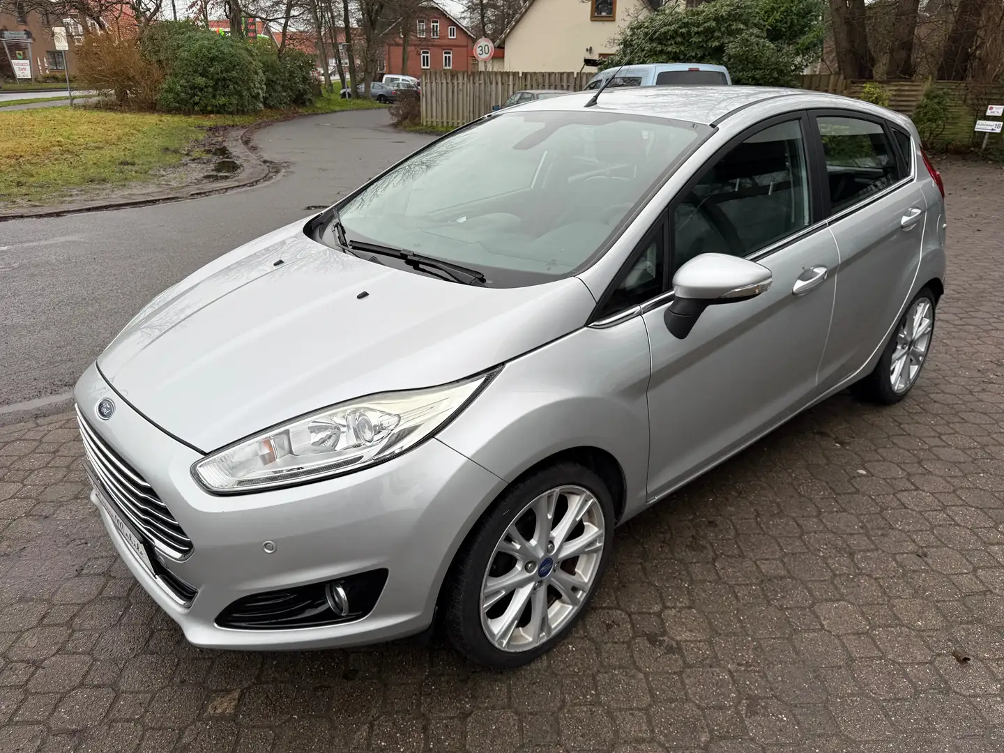 Ford Fiesta 1.0 Individual *Kamera*Teilleder*Navi*SHZ*PDC*MFL* Silber - 2