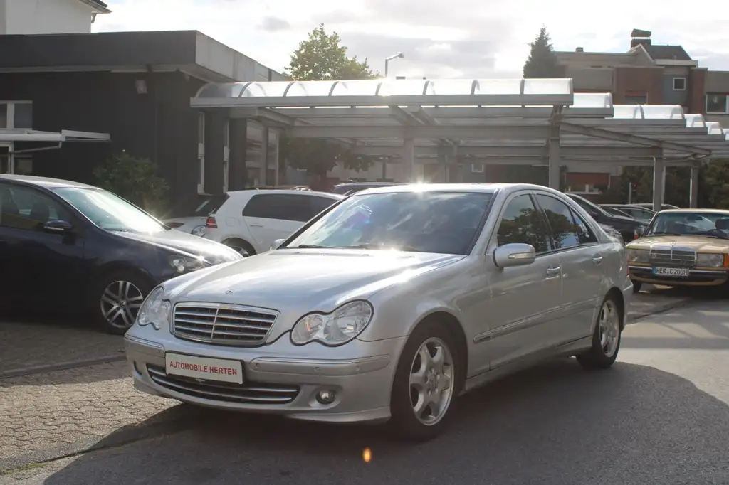 Mercedes-Benz C 230 2006 из Европы — купить под ключ