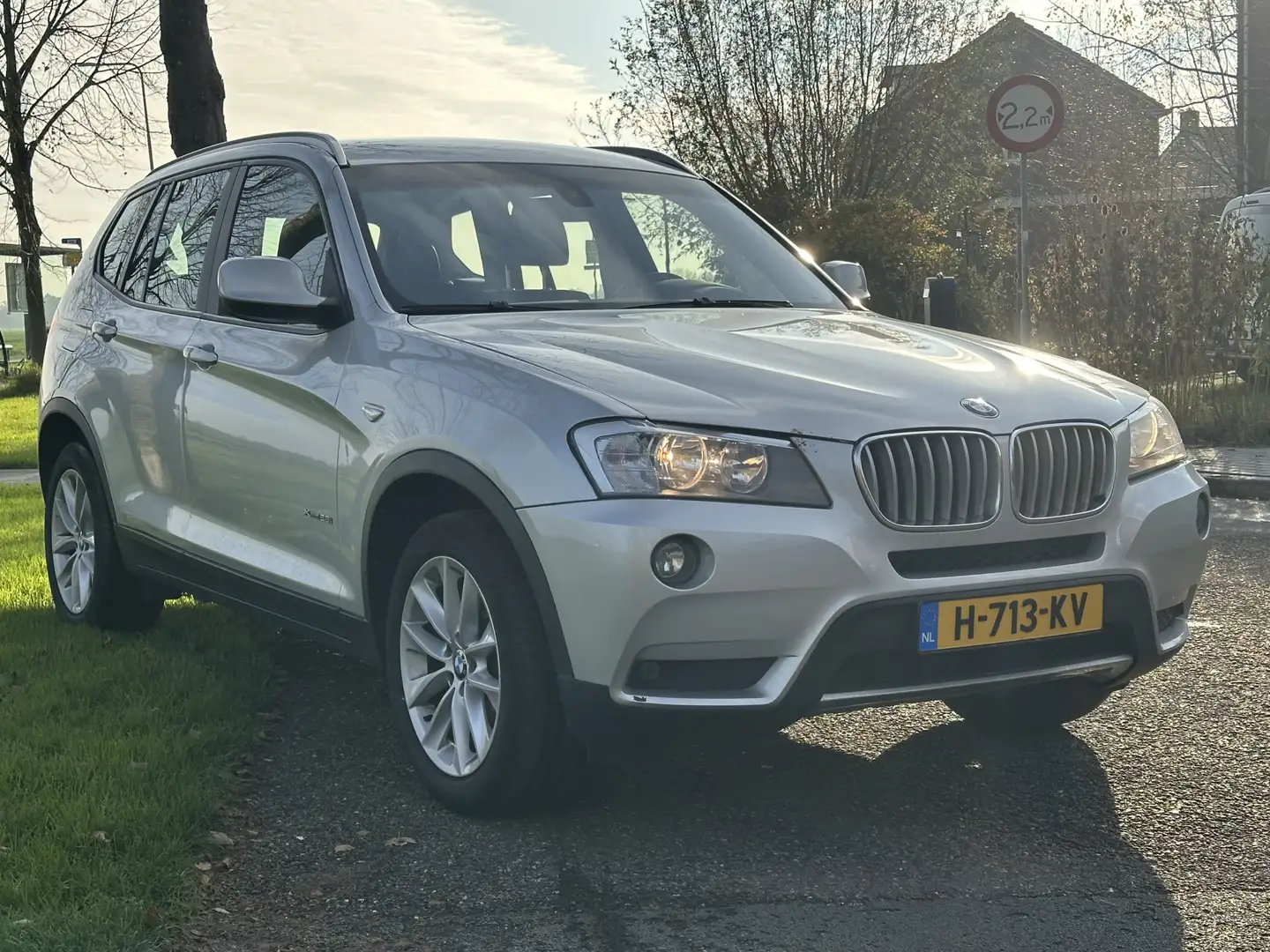 BMW X3 xDrive28i Executive Nette staat * Gris - 2