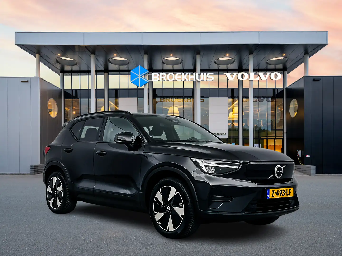 Volvo XC40 Single Motor Core 69 kWh | 19" Allseason | Adaptie Zwart - 2
