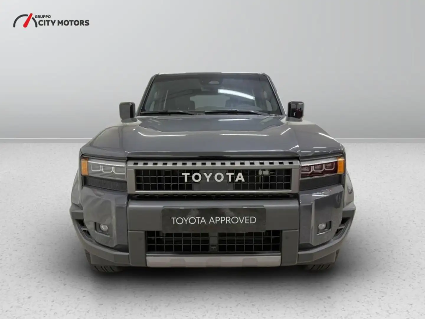 Toyota Land Cruiser 2.8 d-4d Adventure awd auto Gris - 2