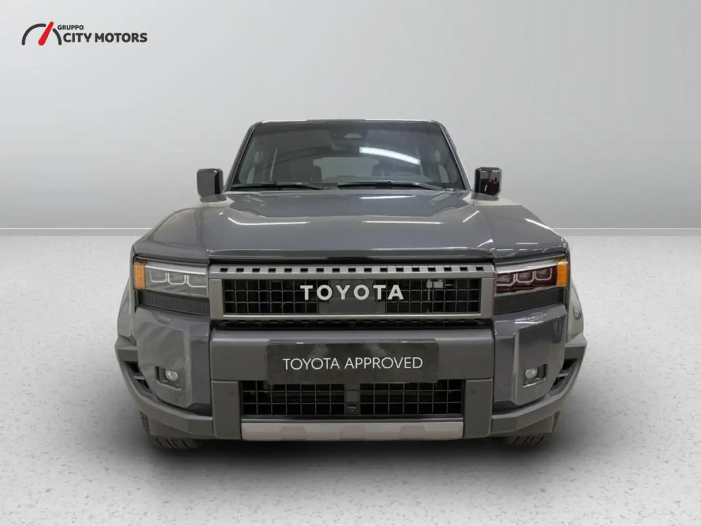 Toyota Land Cruiser 2.8 d-4d Adventure awd auto Grigio - 2