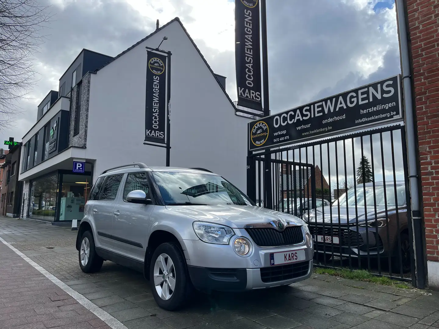 Skoda Yeti Yeti 1.2 TSI Active/SENSOR/AC/BT/CRUISECONTROL Plateado - 1